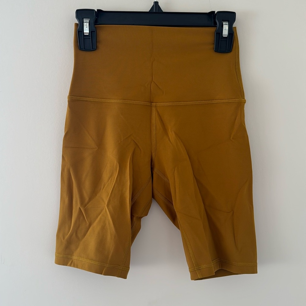 lululemon high rise shorts 8”